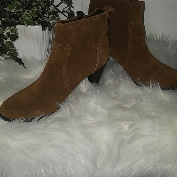 Sam and Libby, Tan suede booties, size 10. - Picture 4 of 6